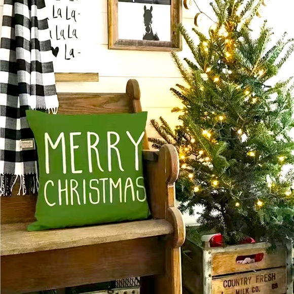 18”x18”THREE OR FOUR GNOME AND ONE GREEN WITH WORDS LEFT - Picture 4 of 6